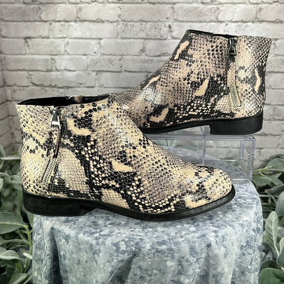 Time and Tru Black & Blush Faux Snakeskin Ankle Fashion Booties Women’s 8W✨EUC✨ - Picture 4 of 12